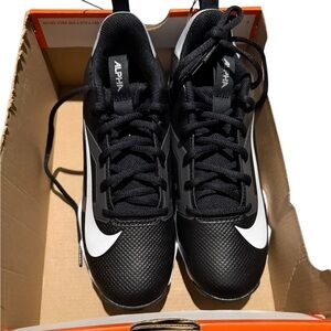 NIKE | Menace 4 Shark Youth Size 4Y Black White Football Cleats FQ4016-001